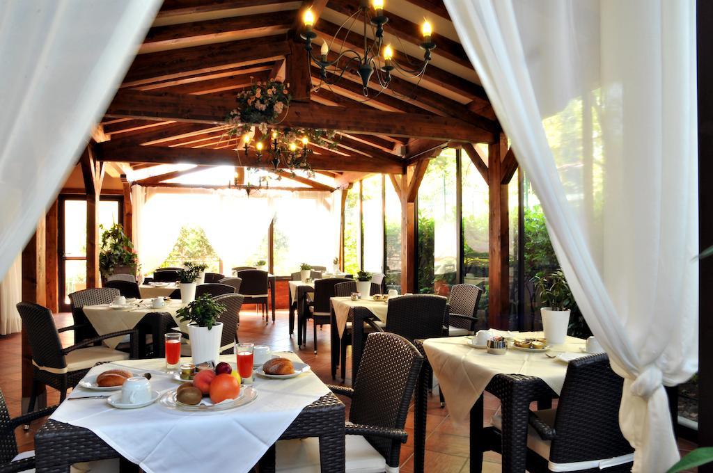 Hotel Ferro Di Cavallo Павулло-нель-Фриньяно Экстерьер фото
